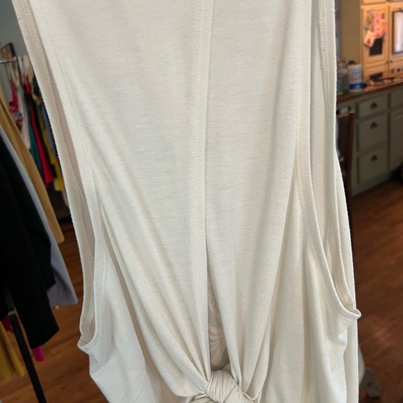 Cream workout tank top with open back - Picture 6 of 6